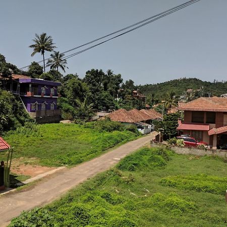 Karkera Comforts Madikeri Exterior foto
