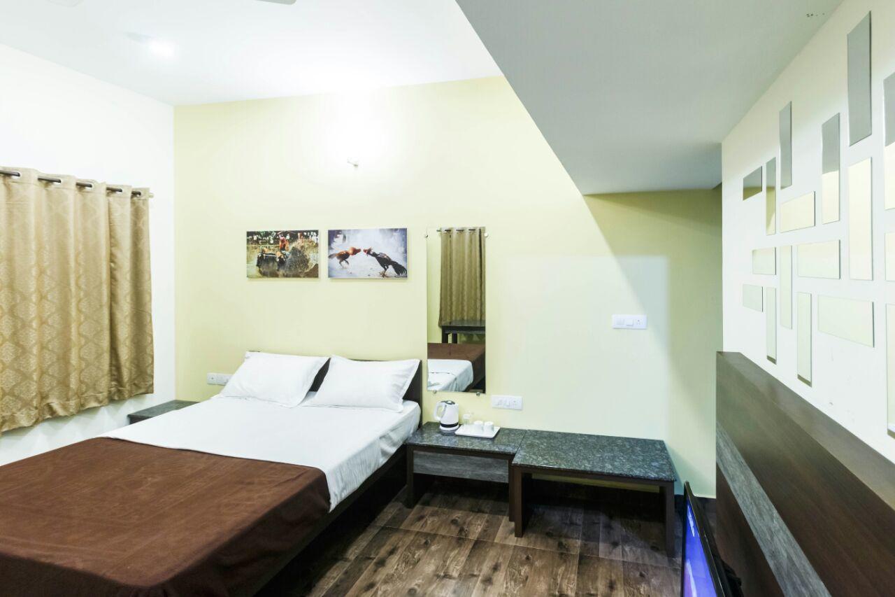 Karkera Comforts Madikeri Exterior foto