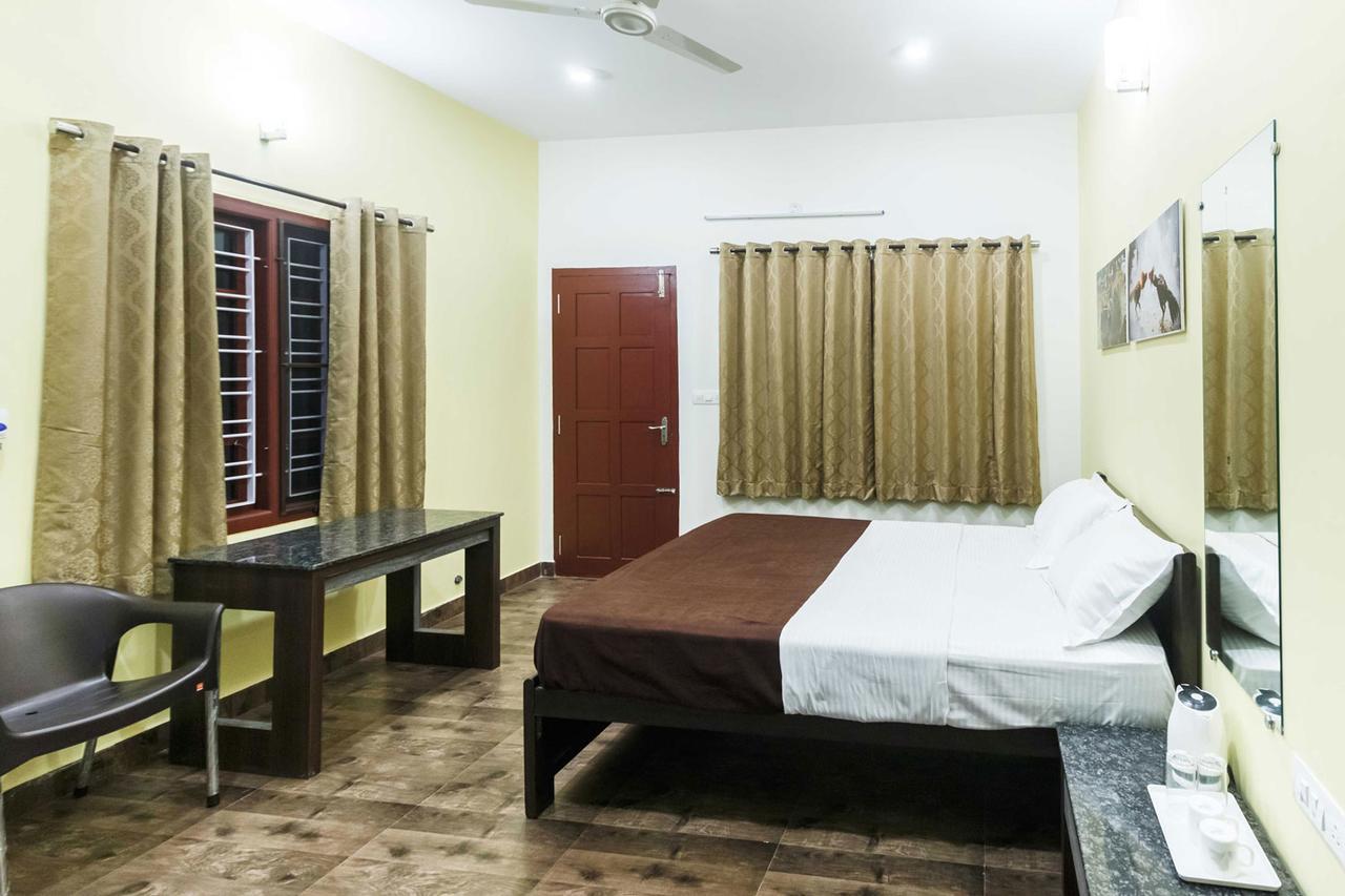 Karkera Comforts Madikeri Exterior foto